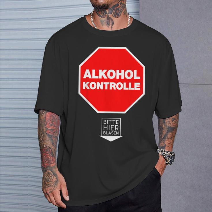 Alkoholkontroll Bitte Hier Blasen Alcohol Control Fun T-Shirt Geschenke für Ihn
