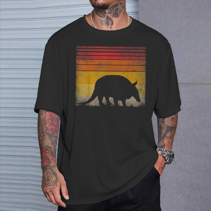 Armadillo Lover Retro Style Distressed Vintage Armadillo T-Shirt Gifts for Him