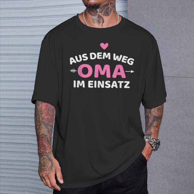 Aus Dem Weg Oma Im Einsatz T-Shirt Geschenke für Ihn