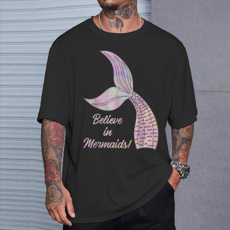 Believe In Mermaids Believe In Mermaids T-Shirt Geschenke für Ihn