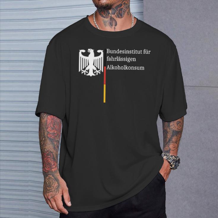 Bundesinstitut Für Fahrlässigen Alkoholkonsum T-Shirt Geschenke für Ihn