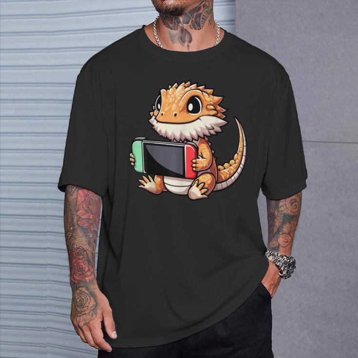 Cute Bearded Dragon Playing Video Games Gamer T-Shirt Gifts for Him