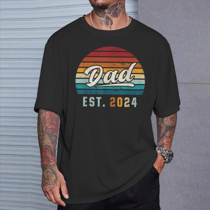 Dad Est 2024 Ersteratertag Frischgebackener Papa T-Shirt Geschenke für Ihn