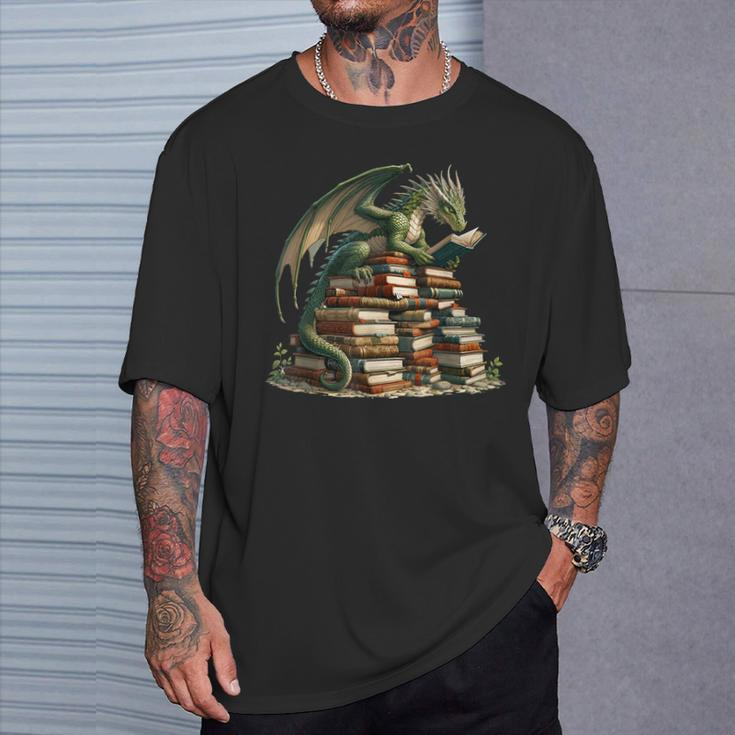 Distressed Bookworm Dragons Reading Book Dragons And Books T-Shirt Gifts for Him