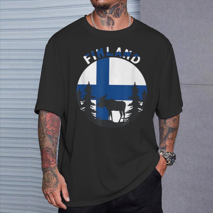 Elch & Waldmotiv T-Shirt im Finland-Flaggen Design Geschenke für Ihn