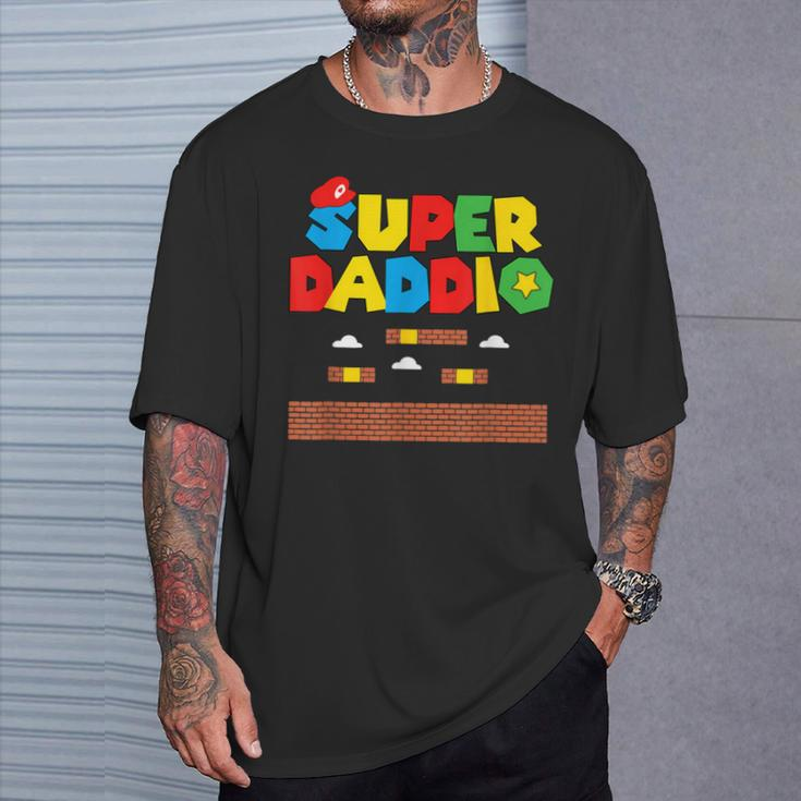 Gamer Daddio Dad For Dad Daddy Fathers Day T-Shirt Gifts for Him