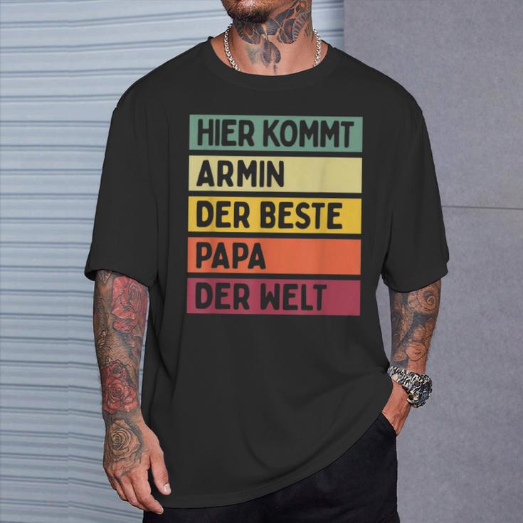 Herren Hier Kommt Armin Der Beste Papa Der Weltatertag Retro T-Shirt Geschenke für Ihn