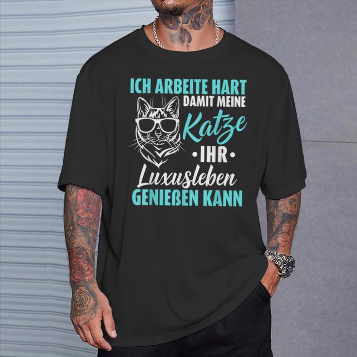 Ich Arbeitite Hart Katzenluxusleben Genießen Kann Kann T-Shirt Geschenke für Ihn