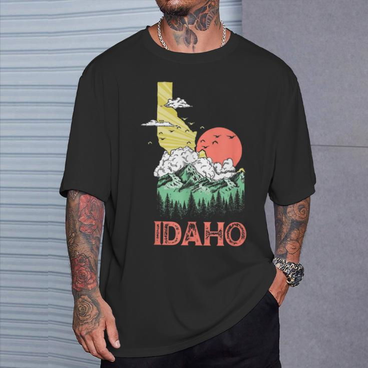 Idaho Outdoors Nature & Mountains Vintage State Pride Retro T-Shirt Gifts for Him