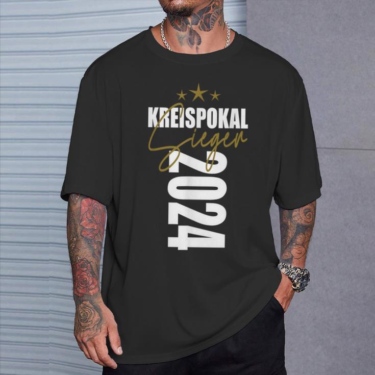 Kreispokal Sieger 2024 Motive Fußball Pokalsieger Outfit Fun T-Shirt Geschenke für Ihn