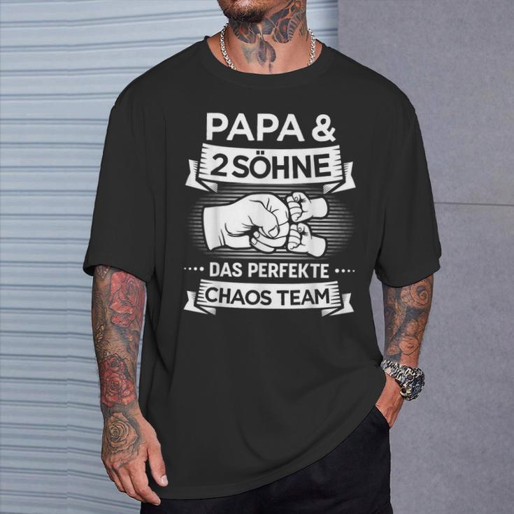 Papa Zwei Jungs Chaos Team Fürateron 2 Söhnenatertag T-Shirt Geschenke für Ihn