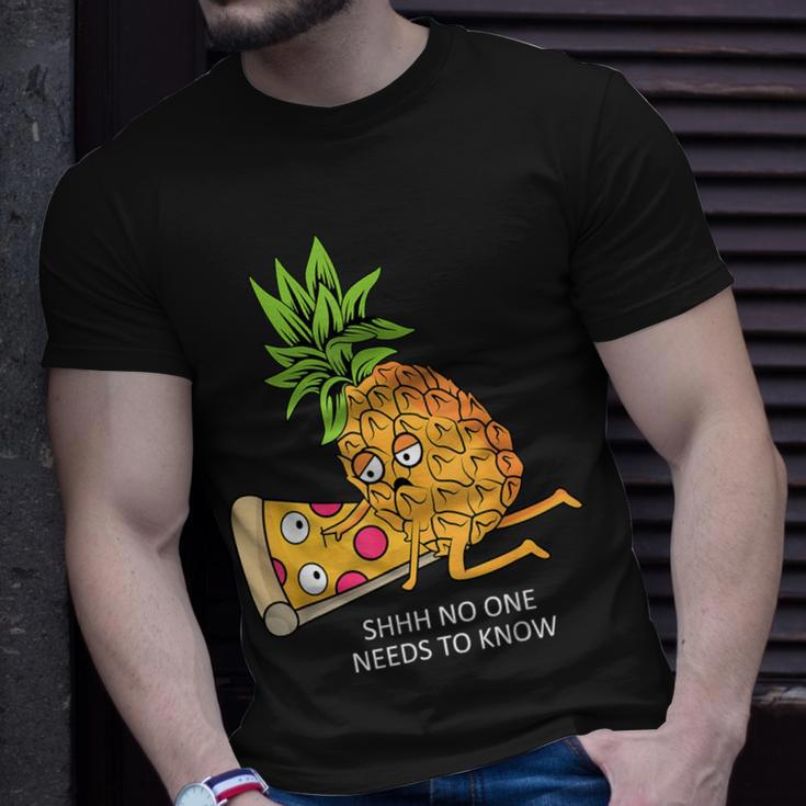 Pineapple Belongs On Pizza Lover Food Pun T-Shirt Gifts for Him