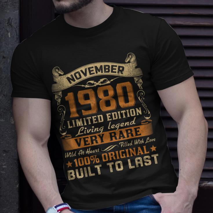 Retro Vintage November 1980 Born In November 1980 Bday T-Shirt Gifts for Him