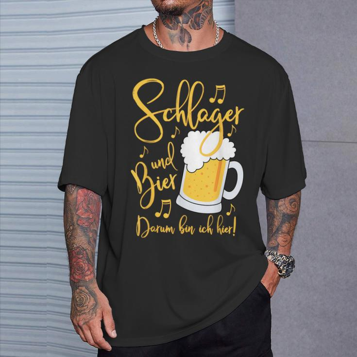 Schlager Und Bier Darum Bin Ich Hier Festival S T-Shirt Geschenke für Ihn