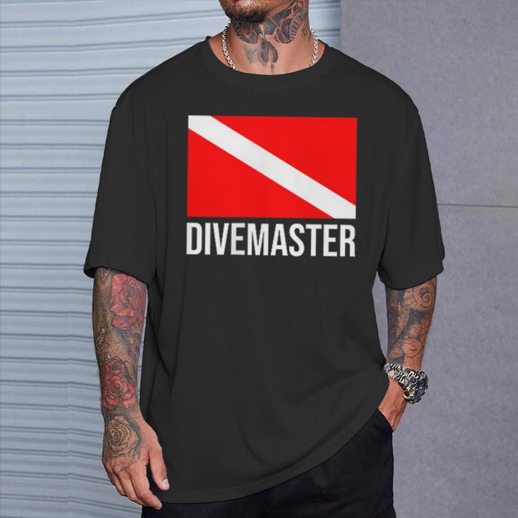 Scuba Flag Diver Down Flag Divemaster T-Shirt Geschenke für Ihn