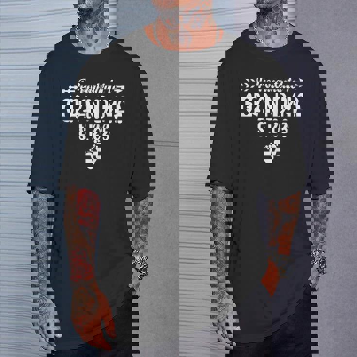 Soon To Be Grandma 2025 Promoted To Grandma Est 2025 T-Shirt Gifts for Him