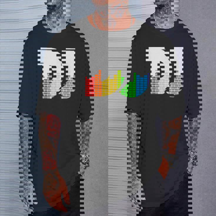 Texto De Dj Con Ecualizador De Coloración Led Para Discjockey Dj Camiseta unisex Regalos para él
