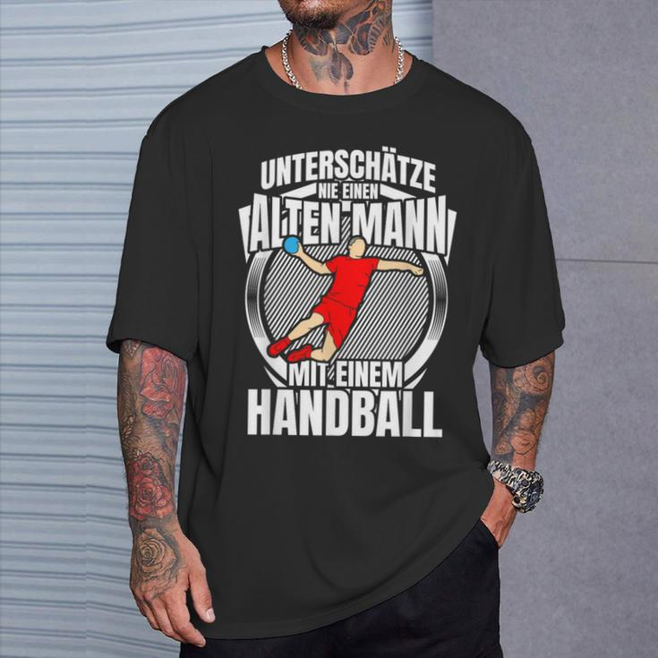 Unterschätze Nie Einen Alten Mann Handball T-Shirt Geschenke für Ihn