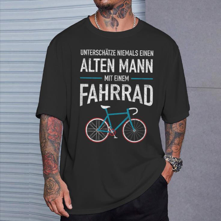 Unterschätze Niemals Einen Alten Mann Mit Ein Fahrrad T-Shirt Geschenke für Ihn