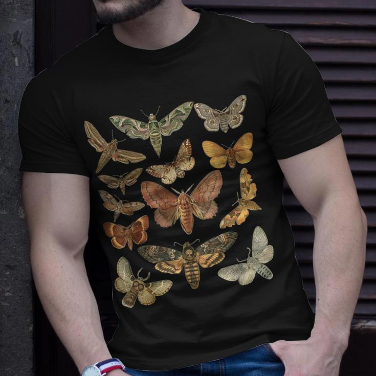 Vintage Moth Cottagecore Aesthetic Goblincore Dark Academia T-Shirt Gifts for Him