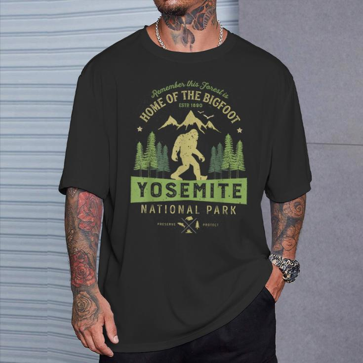 Yosemite National ParkCalifornia Bigfoot Vintage T-Shirt Gifts for Him