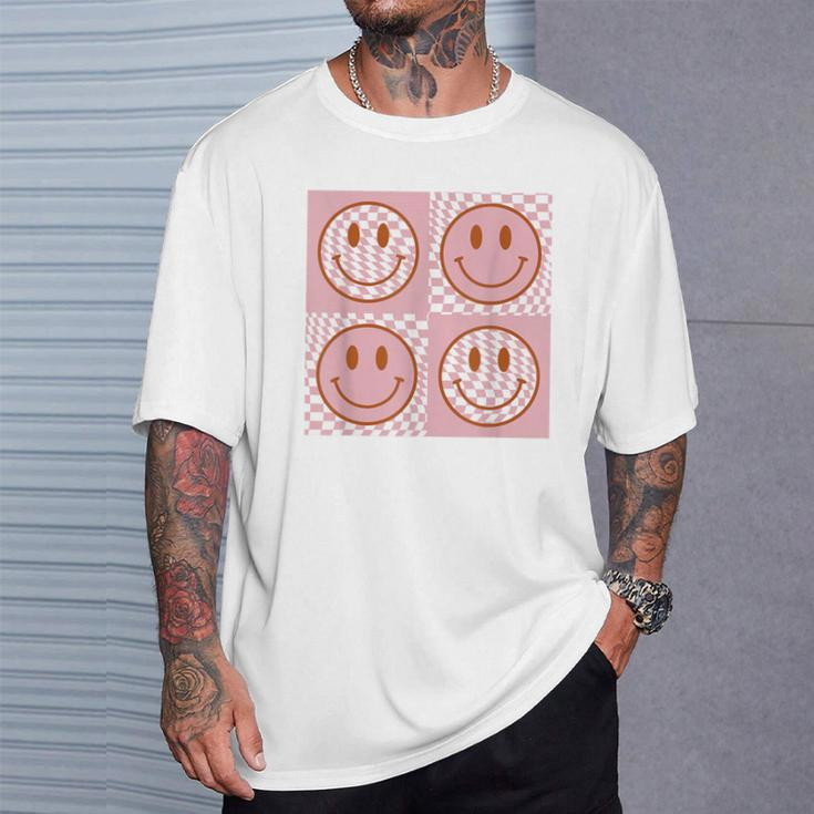 Checkered Pattern Happy Face Retro Pink Smile Face T-Shirt Gifts for Him