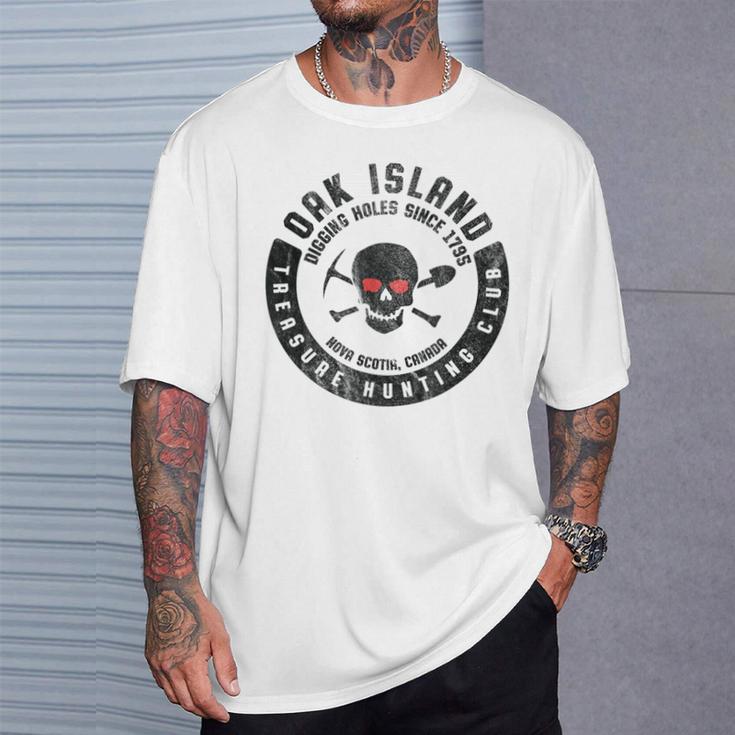 Oak Island Treasure Hunting Club Vintage Skull And Crossbone T-Shirt Gifts for Him