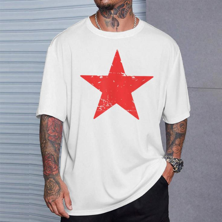 Retro Red Star Distressed Revolution Vintage Retro T-Shirt Gifts for Him