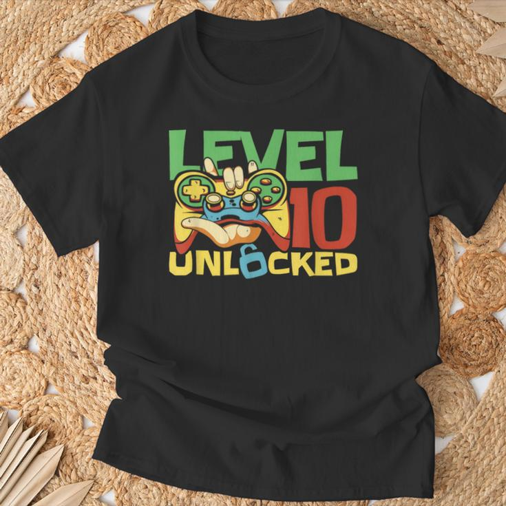 10 Year Old Gamer Gaming 10Th Birthday Level 10 Unlocked T-Shirt Gifts for Old Men