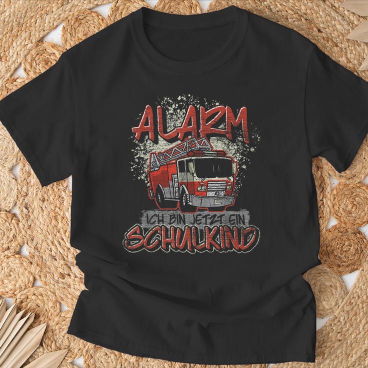 Alarm Ich Bin Jetzt Ein Schulkind Feuerwehr T-Shirt Geschenke für alte Männer