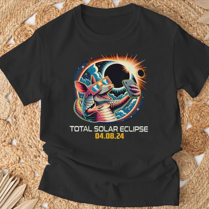 Armadillo Taking Selfie Solar Eclipse T-Shirt Gifts for Old Men