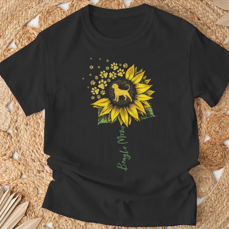 Beagle Mom Sunflower Beagle Lover Dog Mom Mama T-Shirt Gifts for Old Men