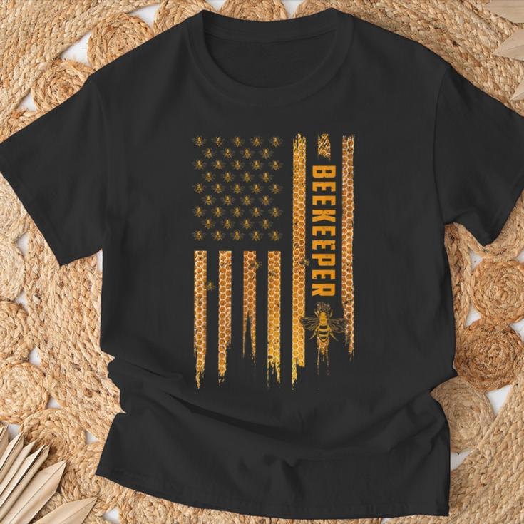 Beekeeping American Flag Honeycomb Honey Bees Beekeeper T-Shirt Gifts for Old Men