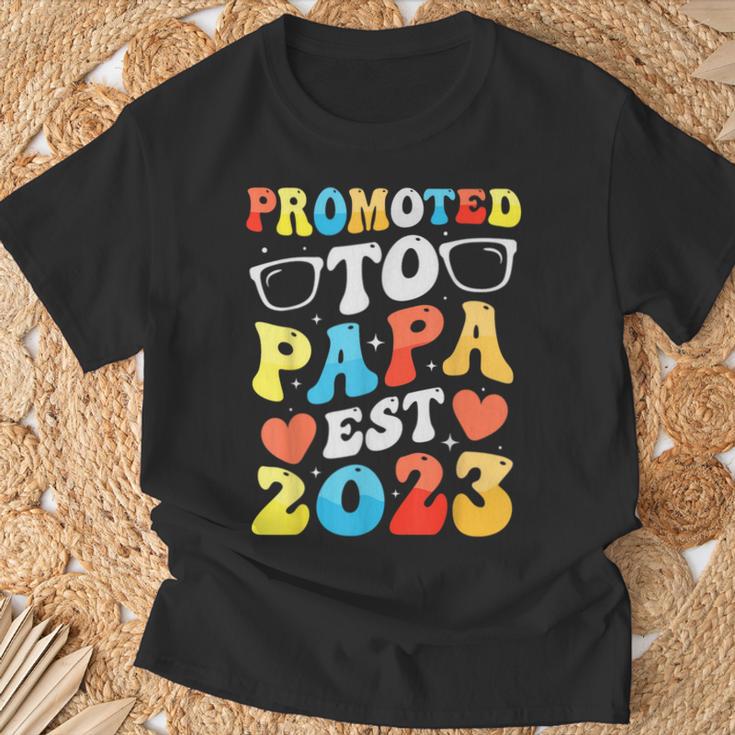 Befördert Zu Papa Est 2023 Schwangerschaftsankündigung Für Neuenater T-Shirt Geschenke für alte Männer