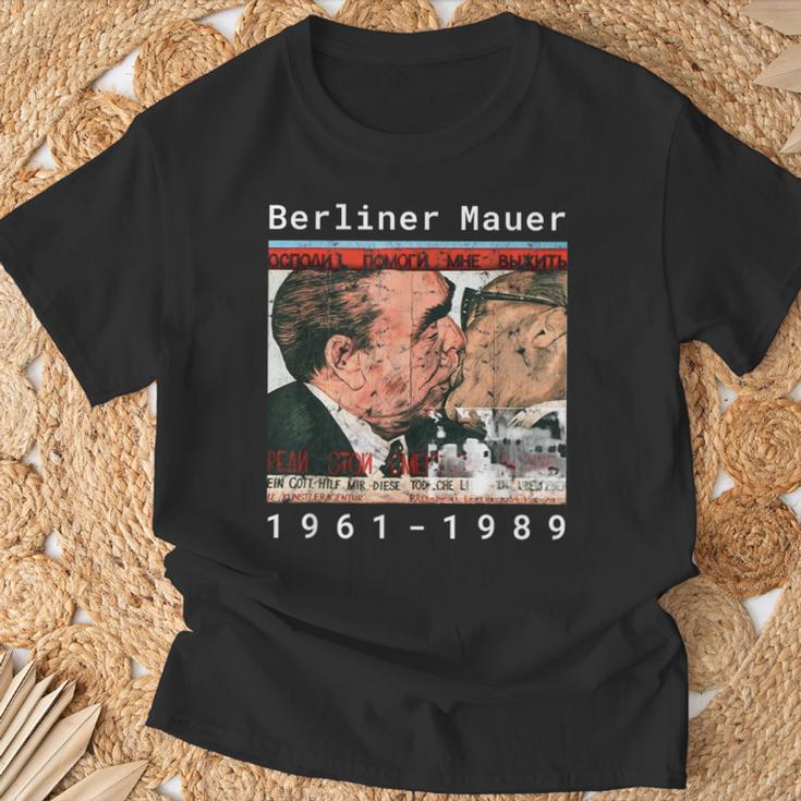 Berliner Mauer Bruderkuss T-Shirt Geschenke für alte Männer