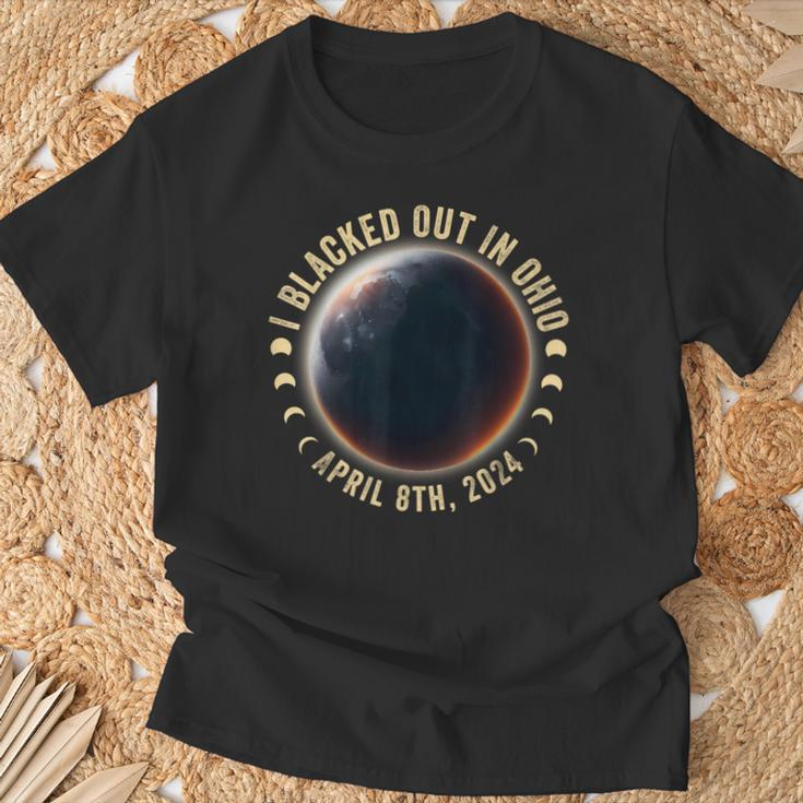 I Blacked Out In Ohio Total Solar Eclipse April 8Th 2024 T-Shirt Gifts for Old Men