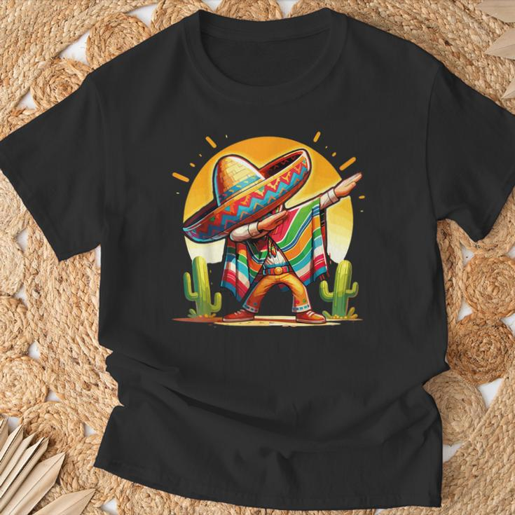Dabbing Mexican Poncho Sombrero Dab Dance Cinco De Mayo T-Shirt Gifts for Old Men