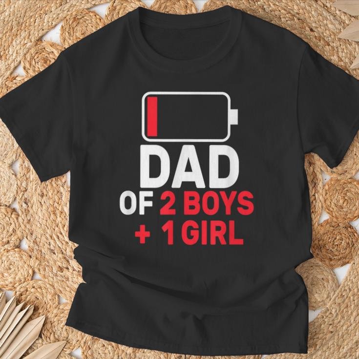 Dad Of 2 Boys And 1 Girls Low Battery Father's Day Dad T-Shirt Gifts for Old Men