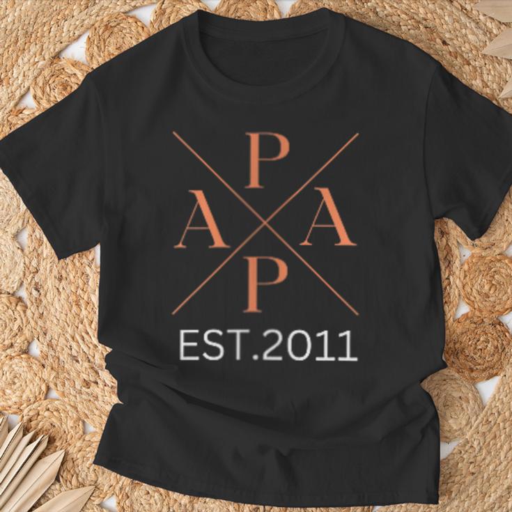 Damen Lustiger Papa Est 2011 Papa Seit 2011 Papa 2011 Mit-Ausschnitt T-Shirt Geschenke für alte Männer