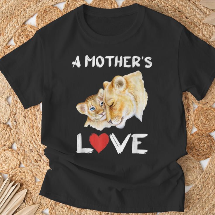 Das Liebeskind Einer Mutter Löwin Cub T-Shirt Geschenke für alte Männer