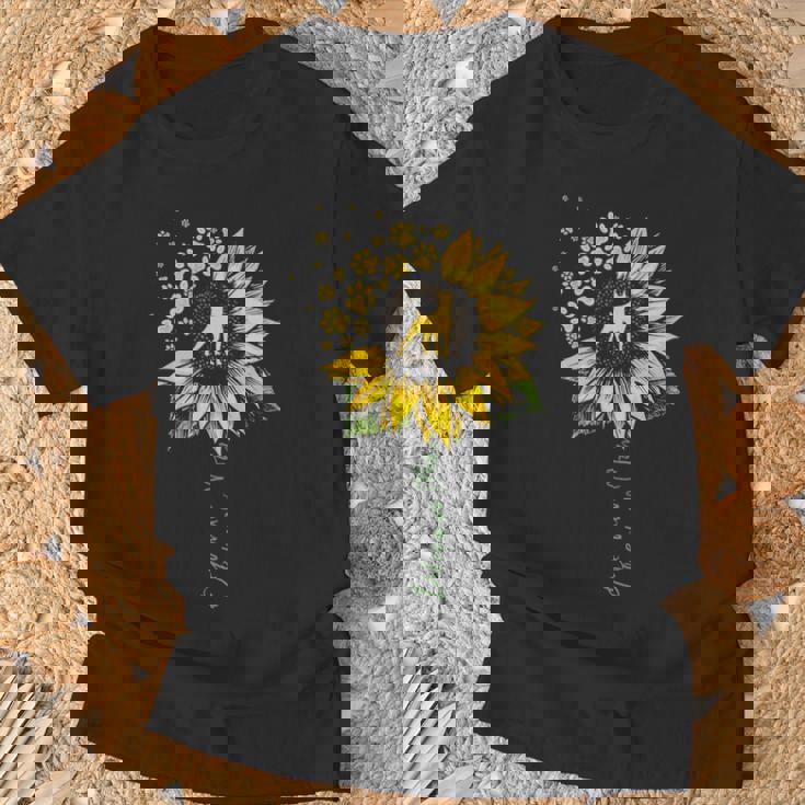 Doberman Mom Sunflower Doberman Pinscher Dog Mom Mama T-Shirt Gifts for Old Men