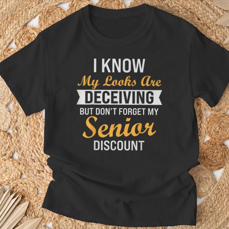 Don't Forget My Senior Discount Old People T-Shirt Gifts for Old Men