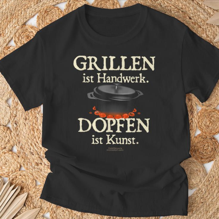 Dutch Oven Saying Grillen Ist Handwerk Dopfen Ist Kunst T-Shirt Geschenke für alte Männer