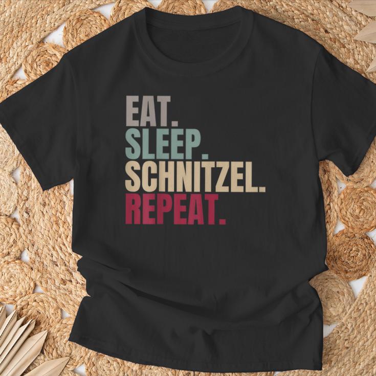 Eat Sleep Schnitzel Repeat T-Shirt Geschenke für alte Männer