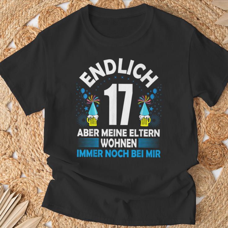 Endlich 17 Aber Meine Eltern Wohnen Noch Bei Mir T-Shirt Geschenke für alte Männer