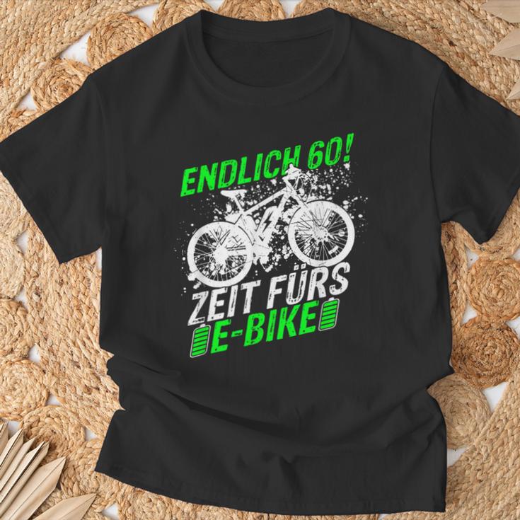 Endlich 60 Zeit Zum E-Bike T-Shirt Geschenke für alte Männer