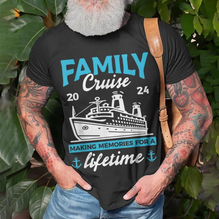 Family Cruise 2024 Making Memories Family Vacation 2024 T-Shirt Gifts for Old Men