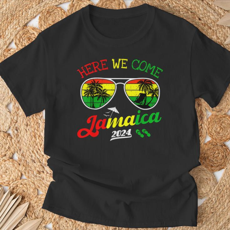 Family Vacation Vacay Girls Trip Jamaica Here We Come 2024 T-Shirt Gifts for Old Men