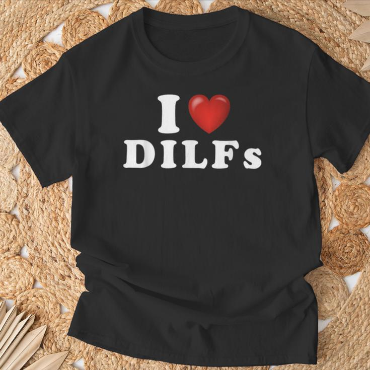 Gag I Love Dilfs I Heart Dilfs Red Heart Cool T-Shirt Gifts for Old Men