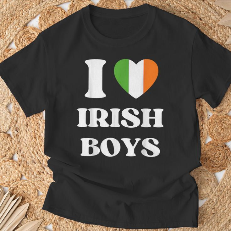 I Love Irish Boys I Red Heart British Boys Ireland T-Shirt Gifts for Old Men